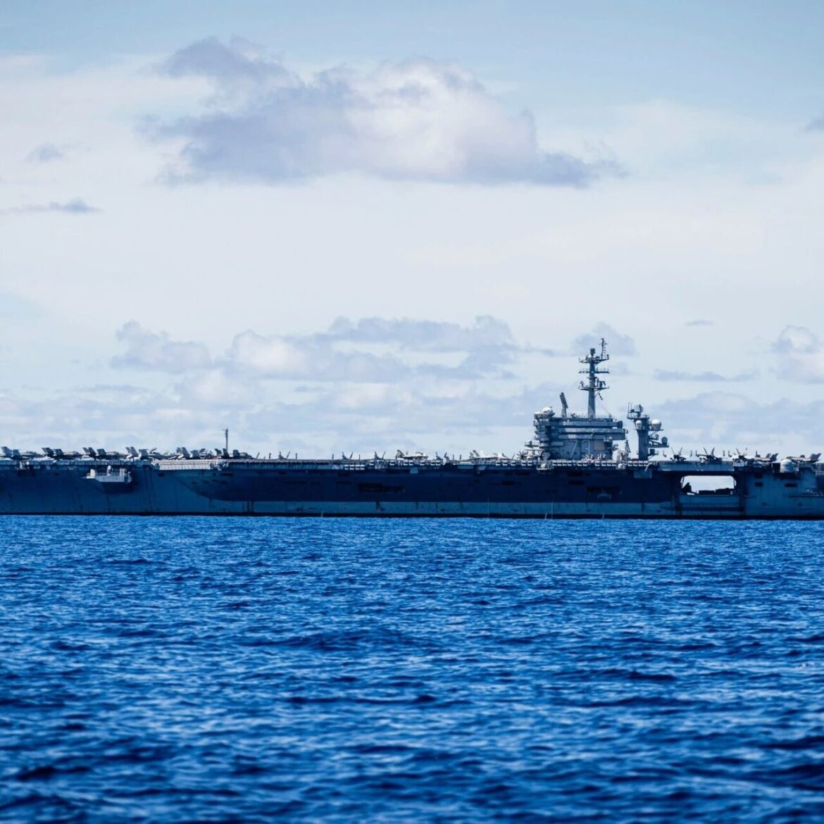 2架军机在南海坠毁，美军新动向曝光！