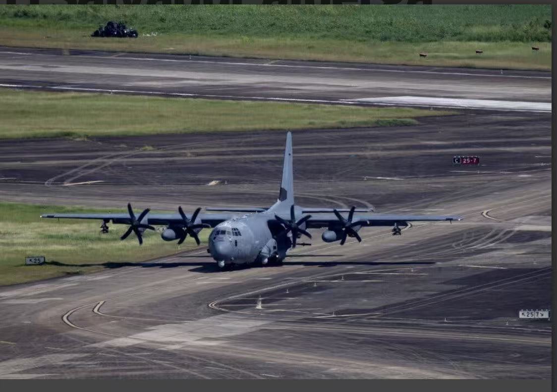 3架美军飞机在萨尔瓦多执行飞行任务