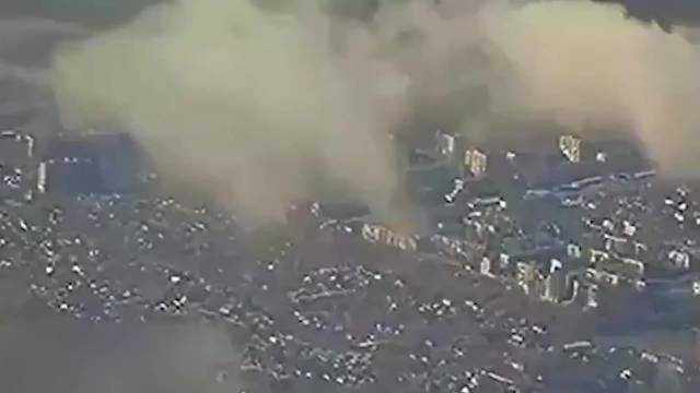 俄军空投FAB-3000炸乌阵地，现场蘑菇云冲天，这是什么“大杀器”？