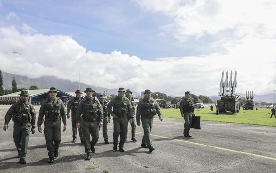 “福特”号开进加勒比海，委内瑞拉开展大规模动员应对美航母逼近
