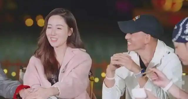 女人找条件差的男人恋爱，并不会更被爱，反而更容易被打压