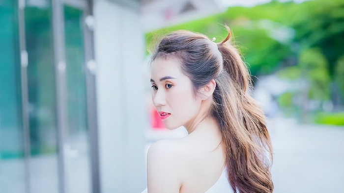 一个男人，对你有这4种小动作，说明他对你的爱已经深入骨髓了