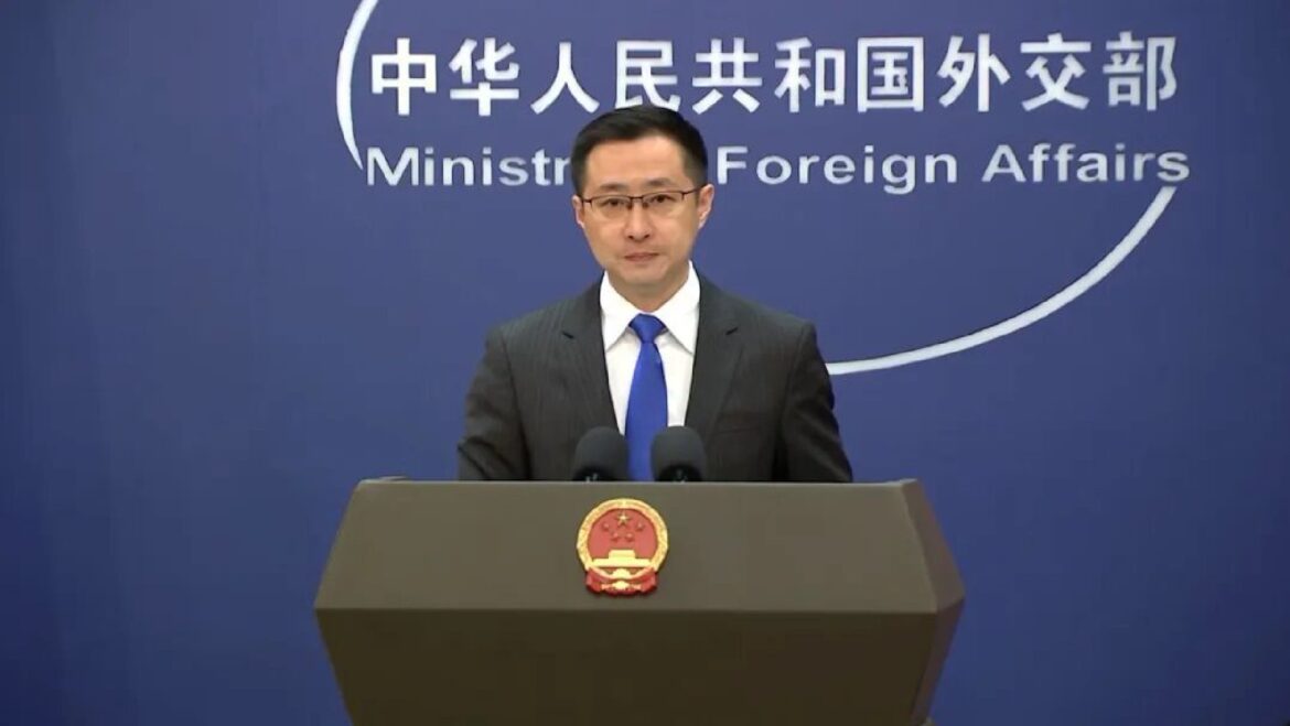 美国拟自2027年起对中国半导体产业加征关税 外交部回应