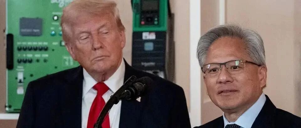 你以为“美国国王”是特朗普，其实是黄仁勋？