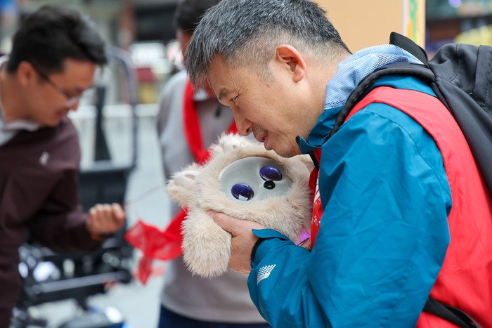 消费首破50万亿元背后