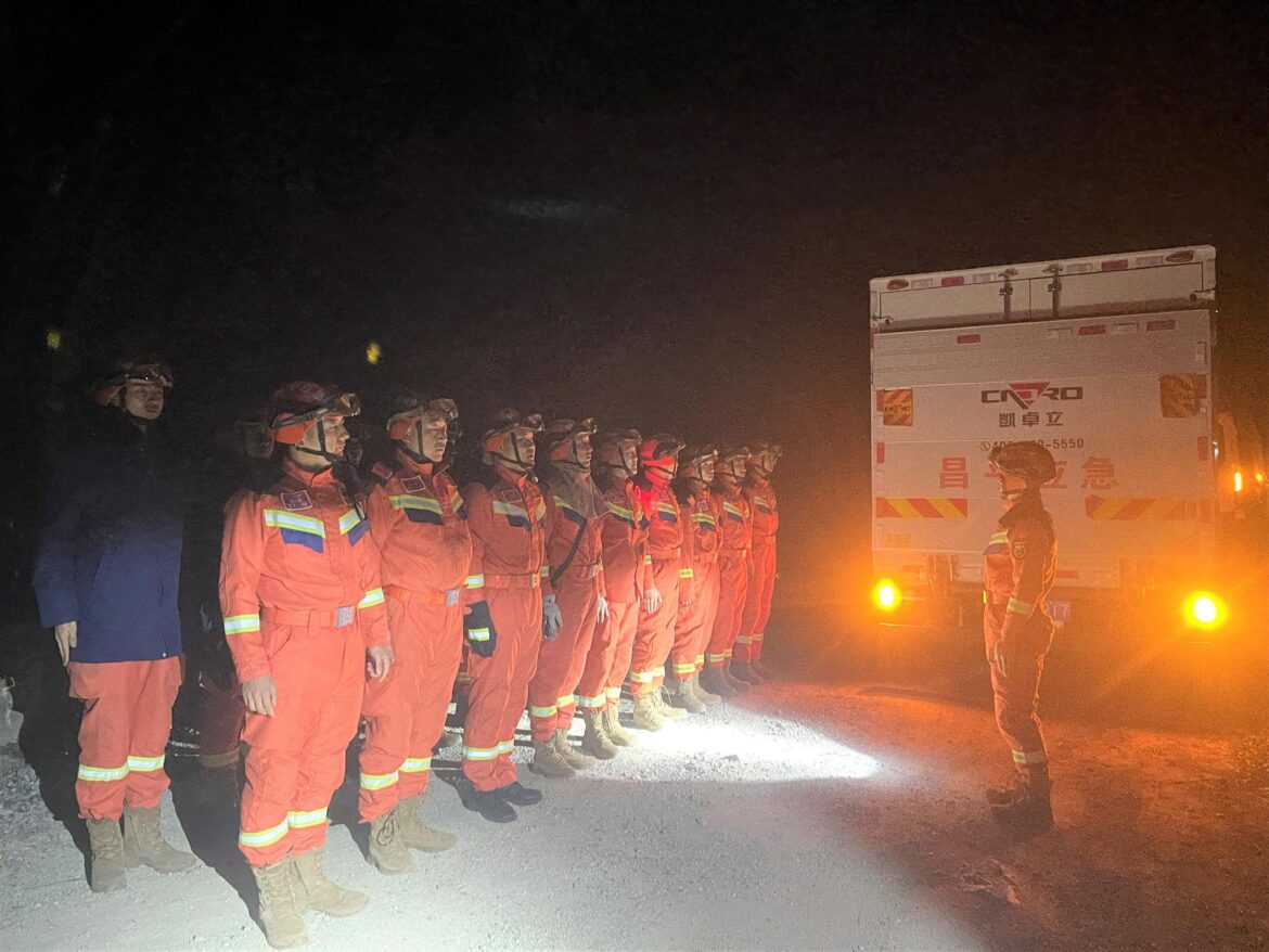 “任性进山”违规探险遇险获救后，谁该为救援买单？